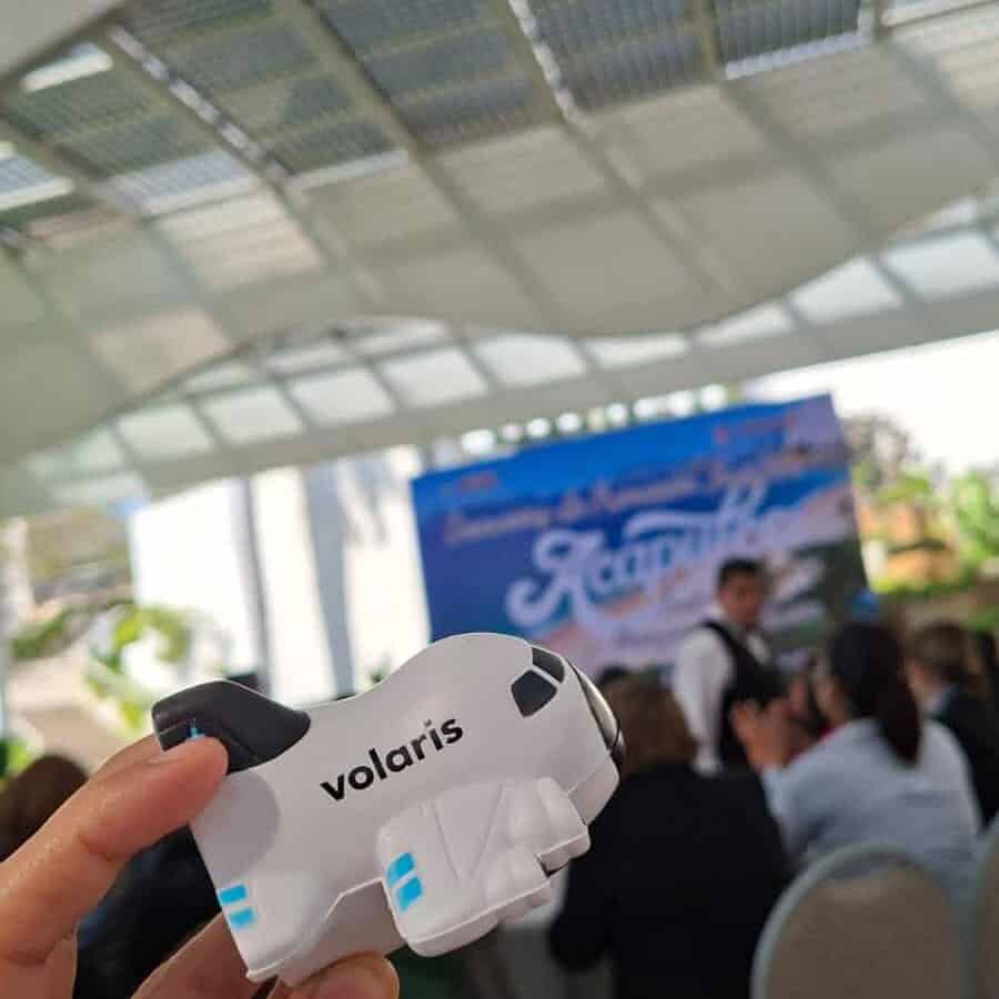 Volaris toy airplane at a tourism event in Guanajuato, promoting destinations and experiences.