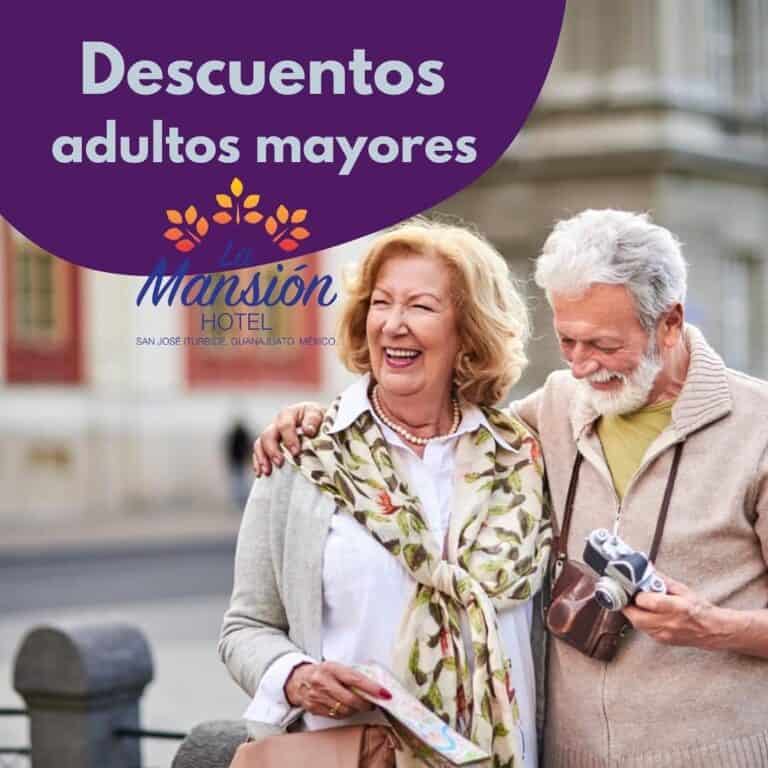 Adultos mayores disfrutando de Guanajuato, turismo y cultura en México.