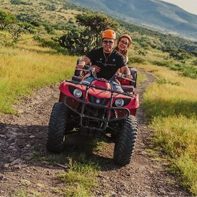 Aventureros en cuatrimoto en Parque Ecoturístico y de Aventura SAN Miguel SC.
