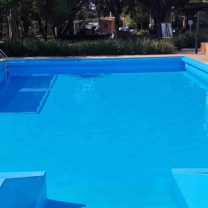 Piscina en Hotel San Ramon, un lugar de descanso en Guanajuato.