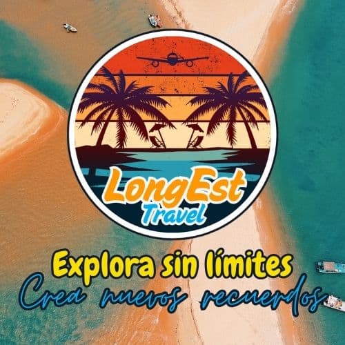 Logo de Longest Travel con palmeras, avión y playa en fondo tropical.