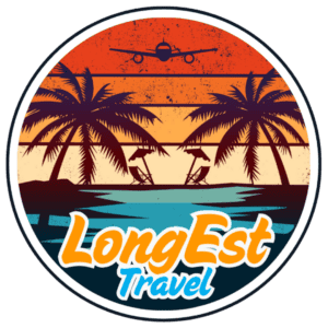 Paisaje tropical con palmeras y playa en Guanajuato.