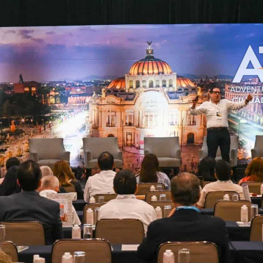 Turismo en Guanajuato, conferencia y networking en evento de viajes y aventura.