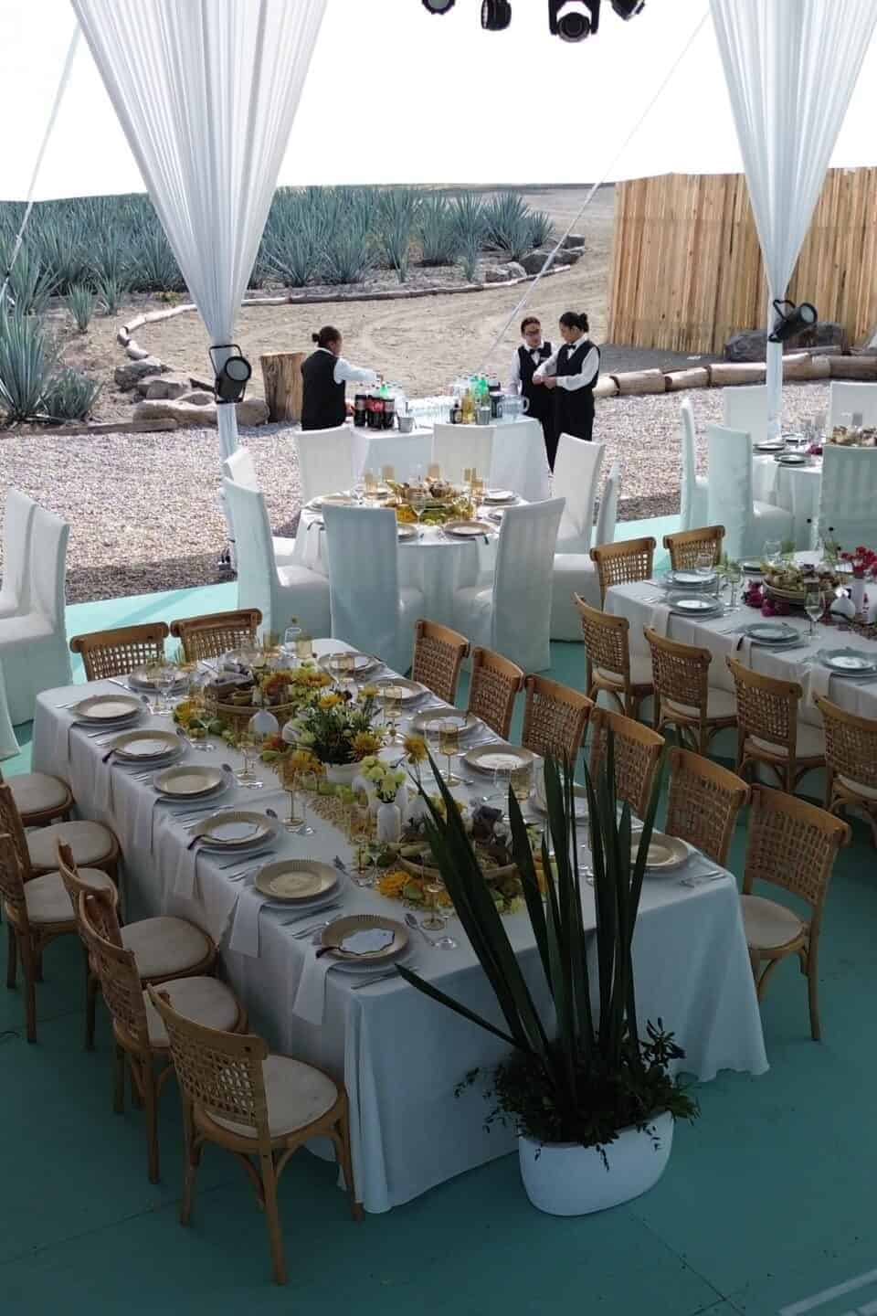 Decoración elegante para evento en Hotel y Parque Acuático La Caldera en Guanajuato.
