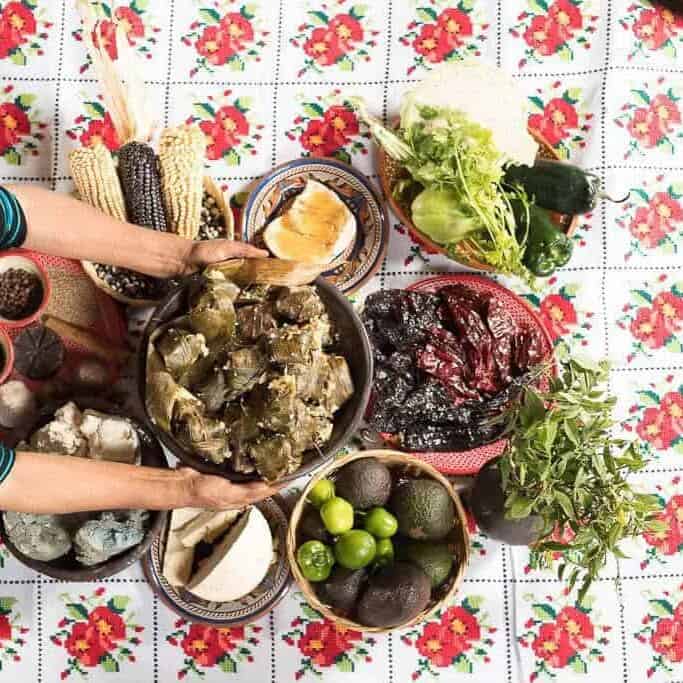 Plato típico de Guanajuato con ingredientes frescos y sabores auténticos.