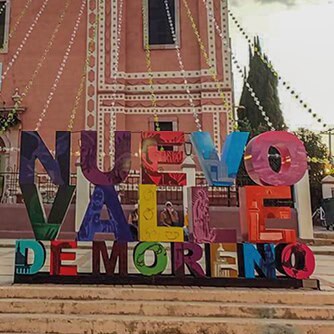 Cartel de colores con la frase 'Nuevo Valle de Dolores' en Guanajuato.