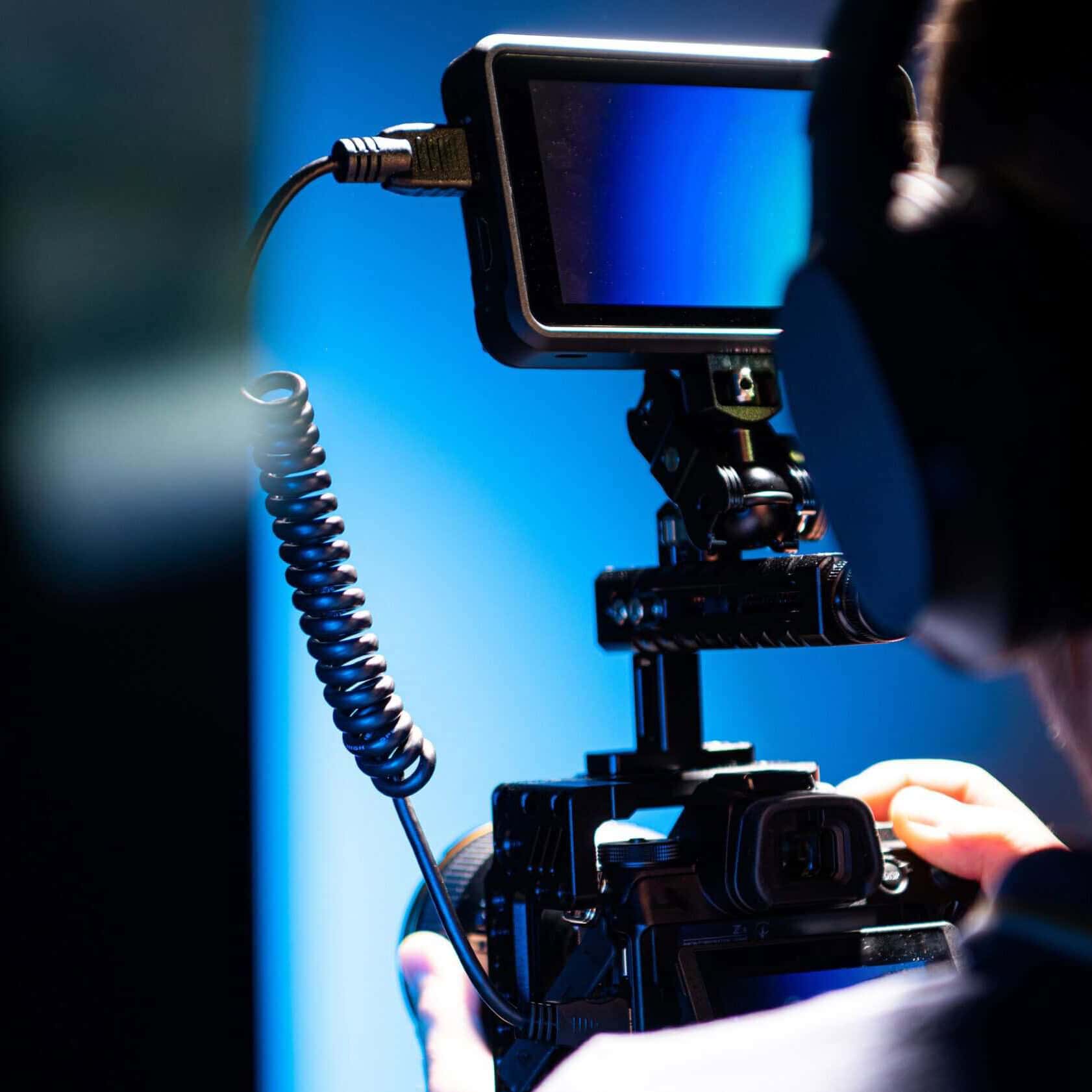 Cámara profesional grabando contenido turístico en Guanajuato, México.