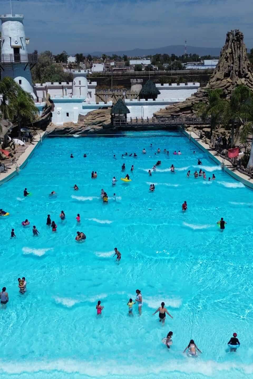 Piscina en Hotel y Parque Acuático La Caldera en Guanajuato, México.