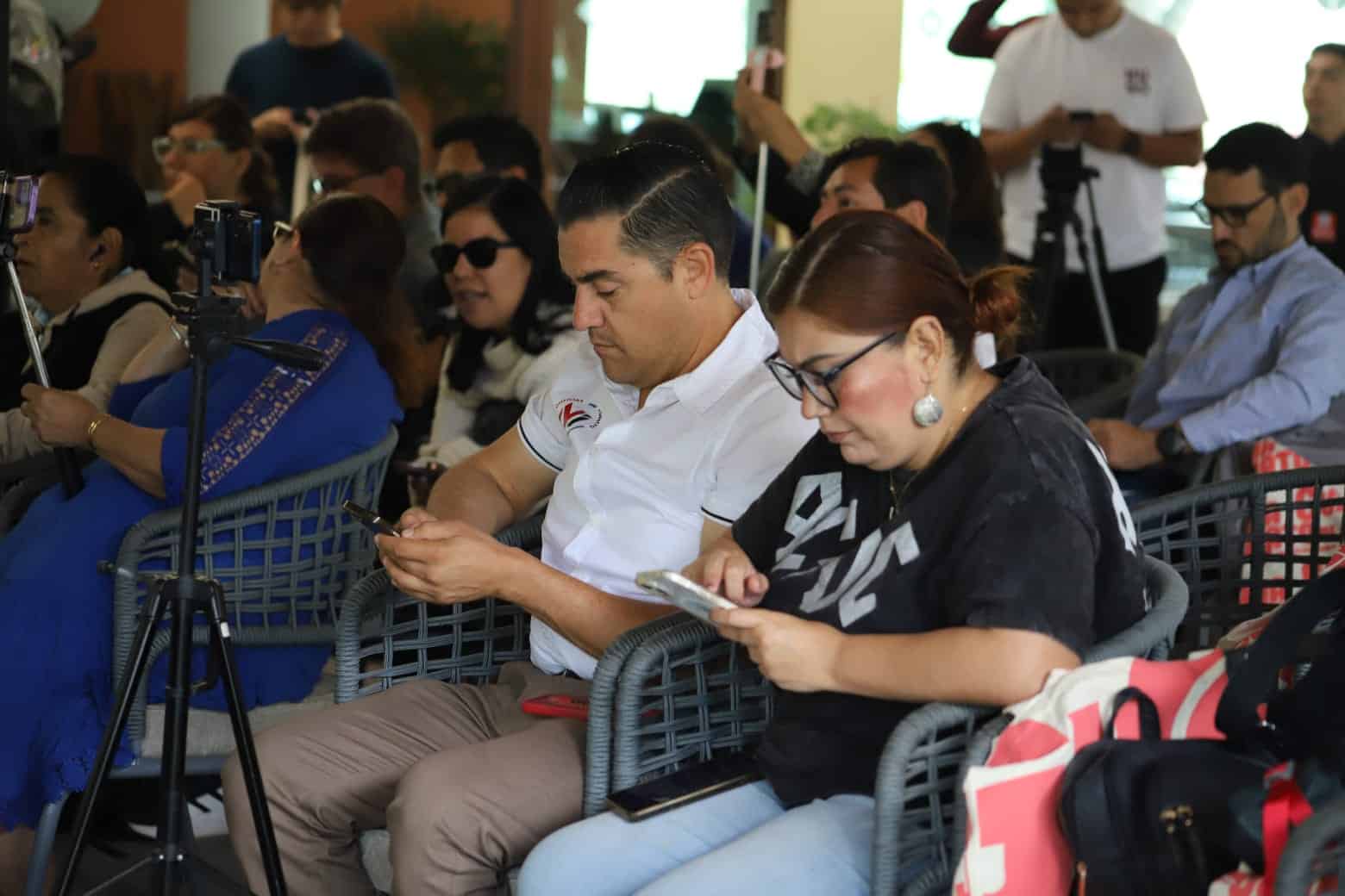 Asistentes en evento de gastronom&iacute;a en Le&oacute;n, Guanajuato.