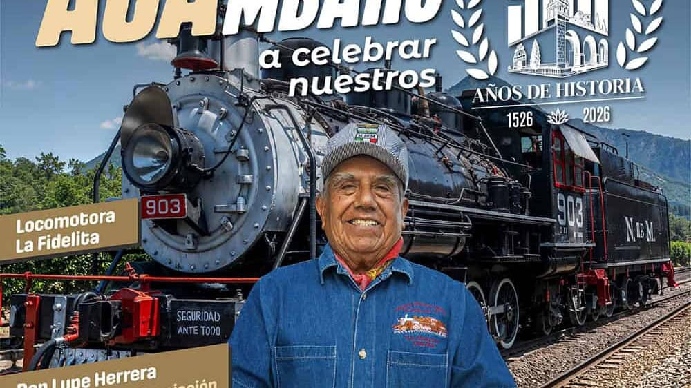 Locomotora La Fidelita y Don Lupe Herrera en celebración de 500 años de historia en Acámbaro.