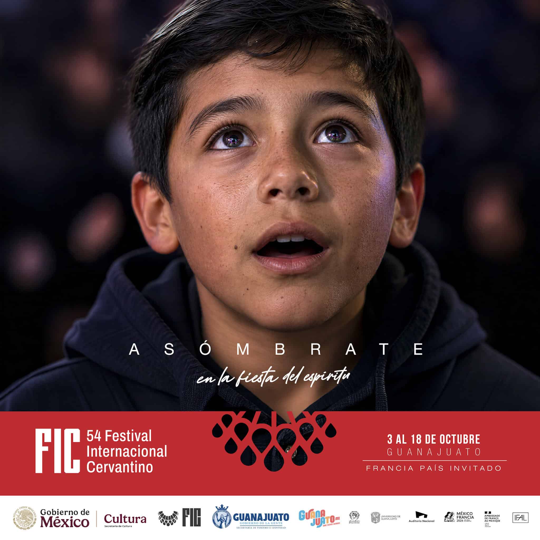 Joven en celebración del Festival Cervantino en Guanajuato, México.