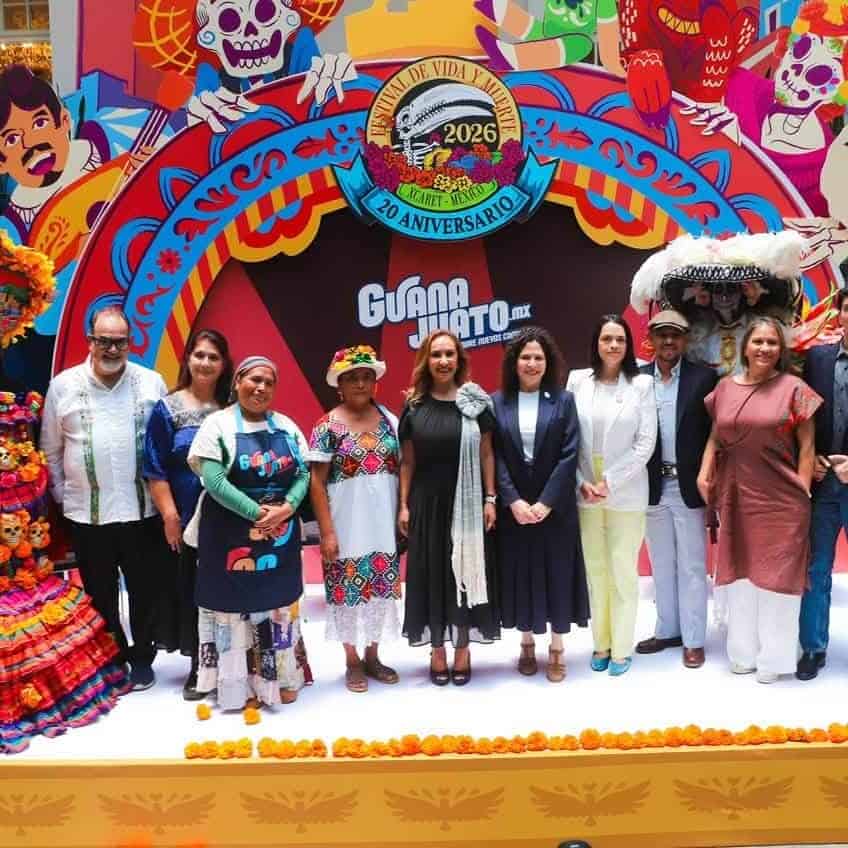 Celebración del Festival de Vida y Muerte en Guanajuato con cultura y tradiciones mexicanas.