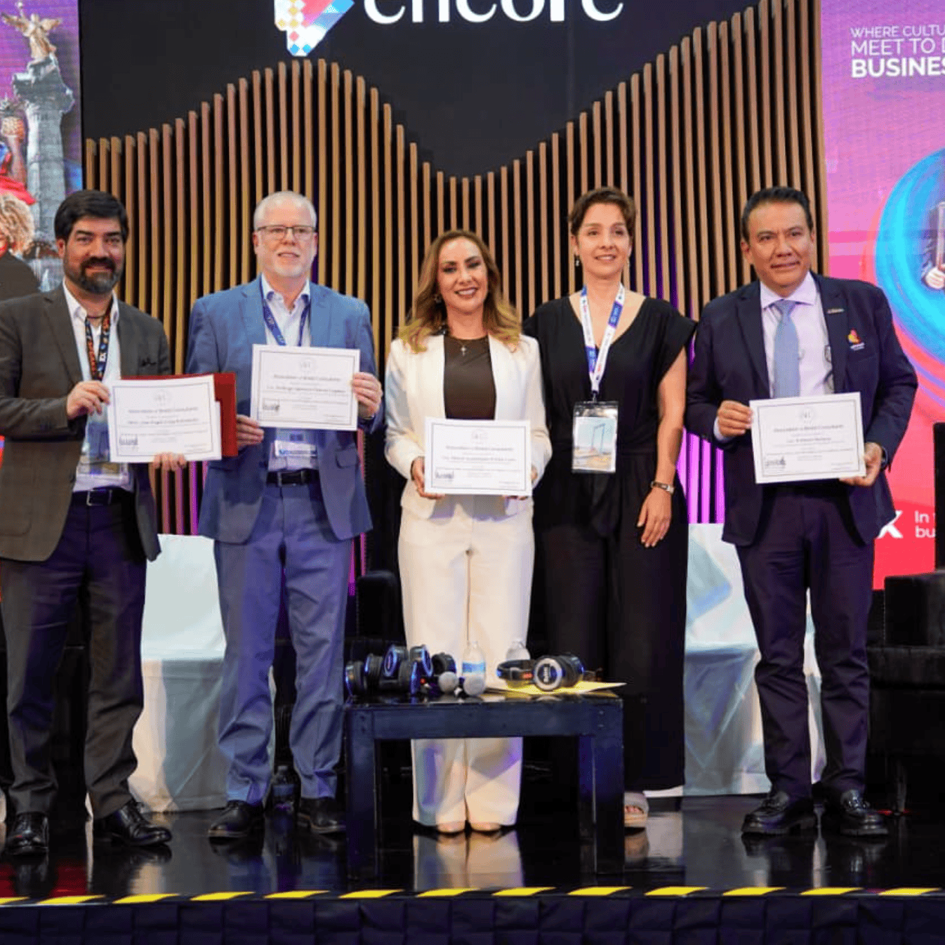 Reconocimiento en evento de turismo de romance en IBTM Americas.