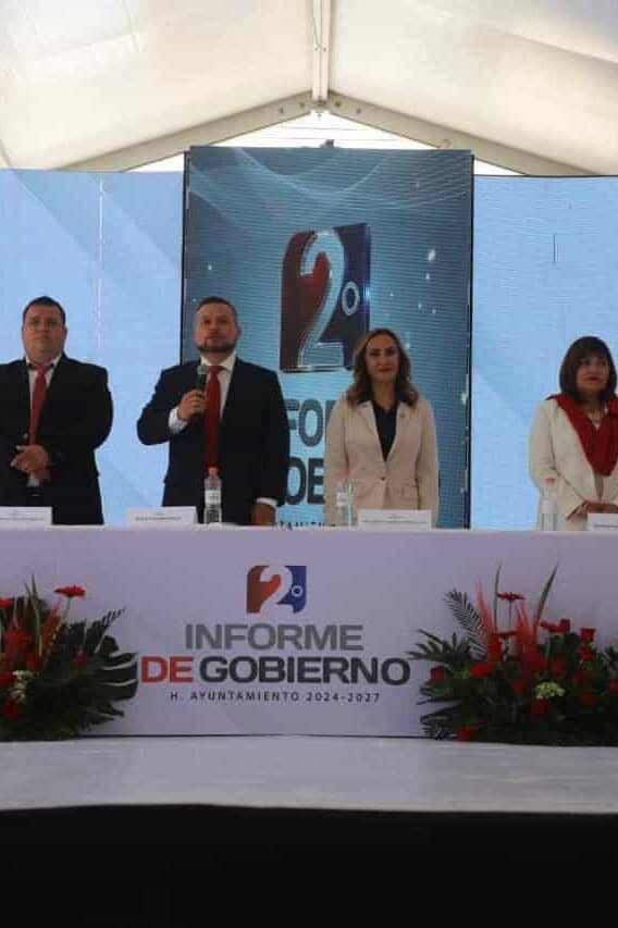 Autoridades en evento de turismo comunitario en Guanajuato.