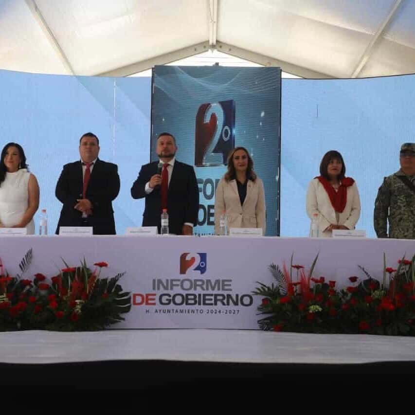 Autoridades en evento de turismo comunitario en Guanajuato.