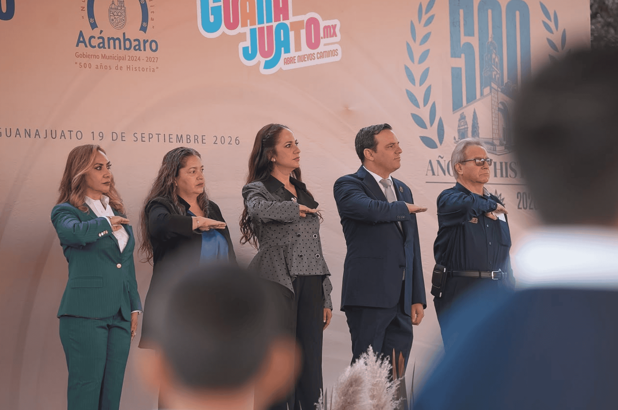 Autoridades en ceremonia conmemorativa en Acámbaro, Guanajuato.
