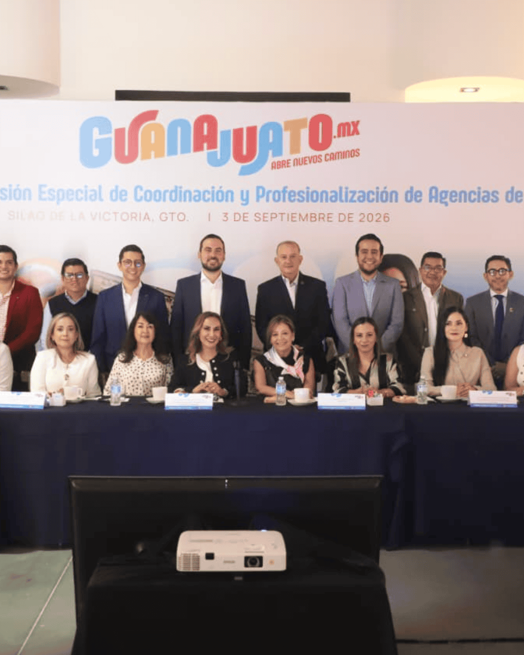 Reunión de autoridades y agentes de viajes en Guanajuato para fortalecer el turismo.