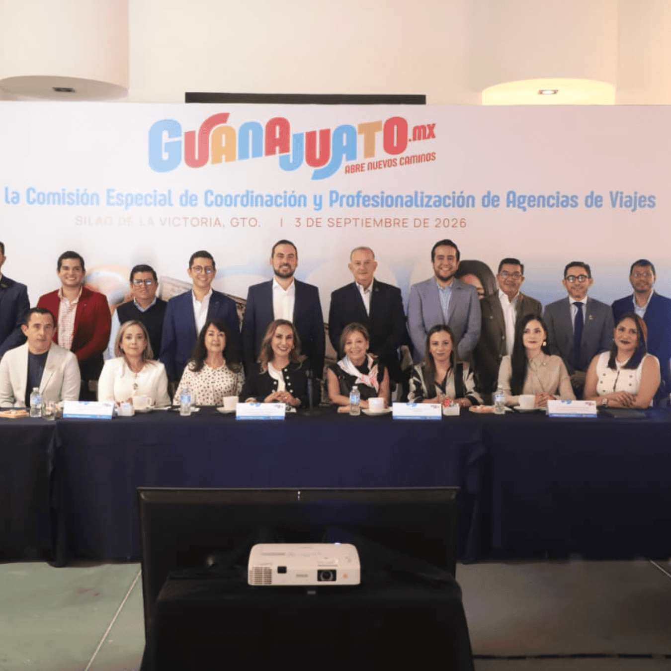 Reunión de autoridades y agentes de viajes en Guanajuato para fortalecer el turismo.