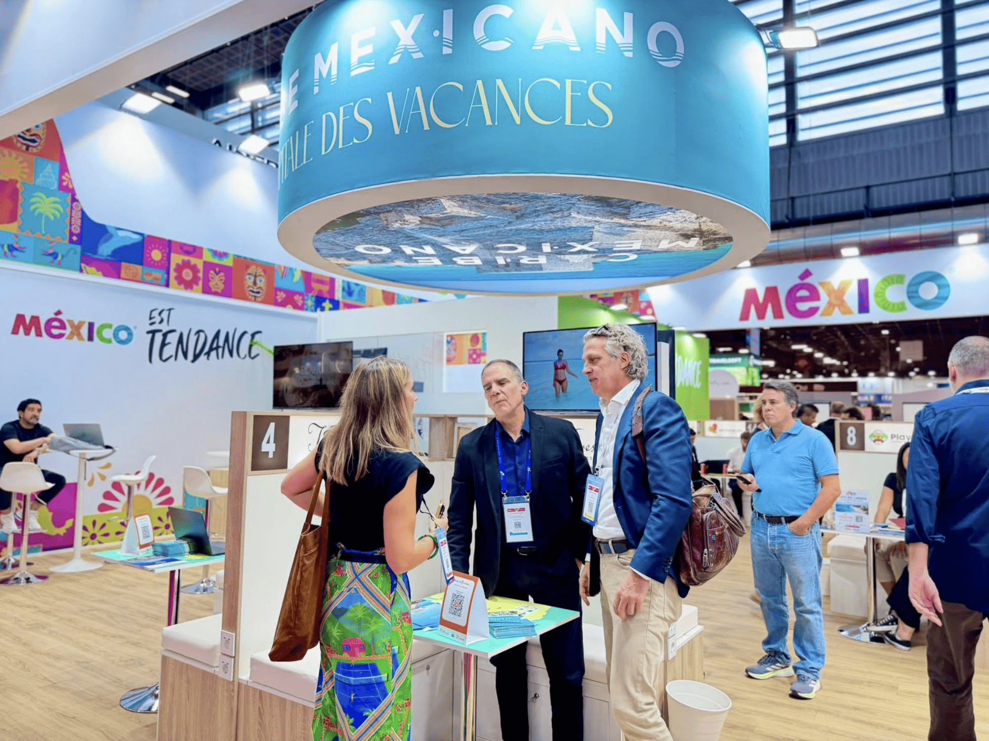 Promoción turística de Guanajuato en feria internacional en Francia.