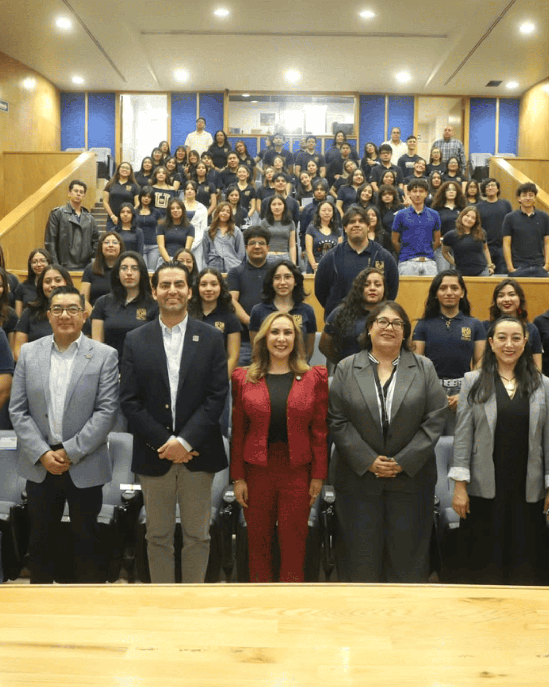 Group of people at a tourism and sustainable development event in Guanajuato.