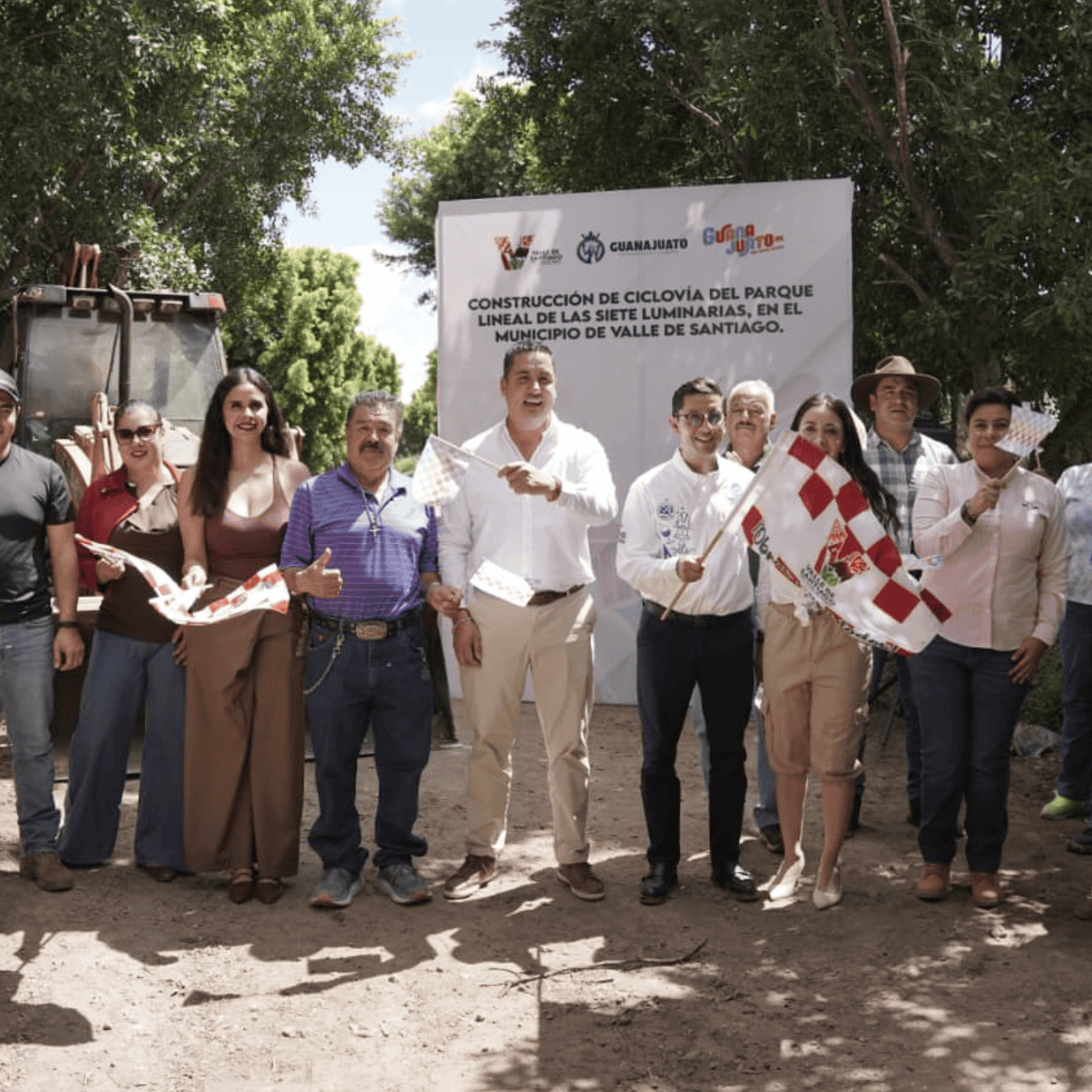 Inauguración de ciclovía en el Parque Lineal de las Siete Luminarias en Valle de Santiago.