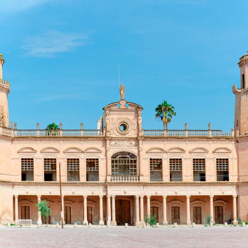 Fachada de la Ex Hacienda de Jaral de Berrio en San Felipe, Guanajuato.