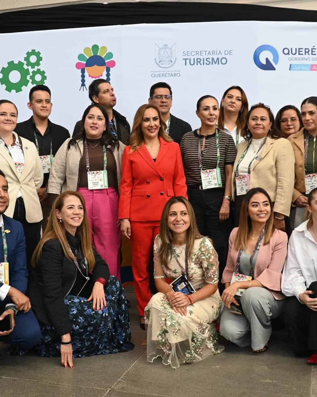Grupo de profesionales en evento de turismo en Guanajuato durante CNIR 2026.