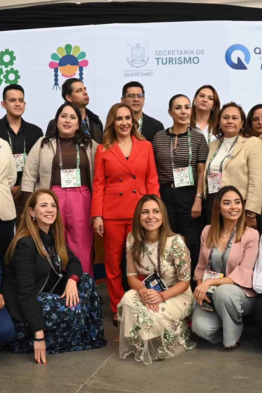 Grupo de profesionales en evento de turismo en Guanajuato durante CNIR 2026.