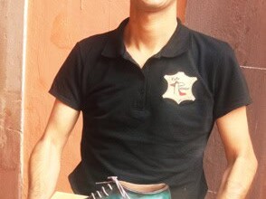 A guide from Picaso Tours shows a leather shoe made in León, Guanajuato.