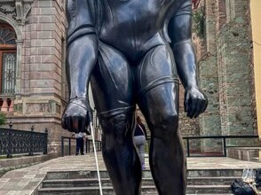 Monumental bronze sculpture in the historic center of Guanajuato.
