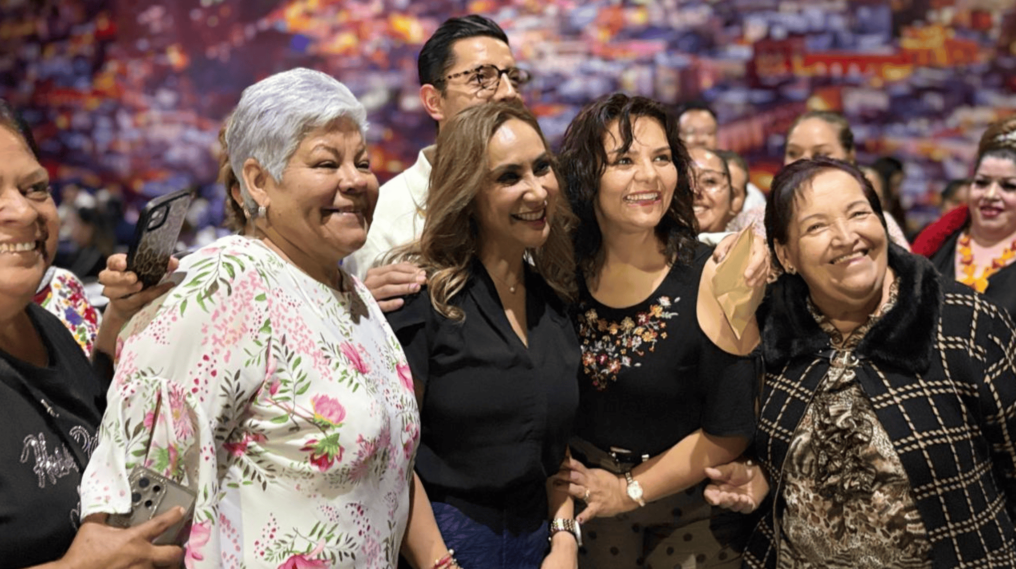 Grupo de cocineras tradicionales en evento en Guanajuato.