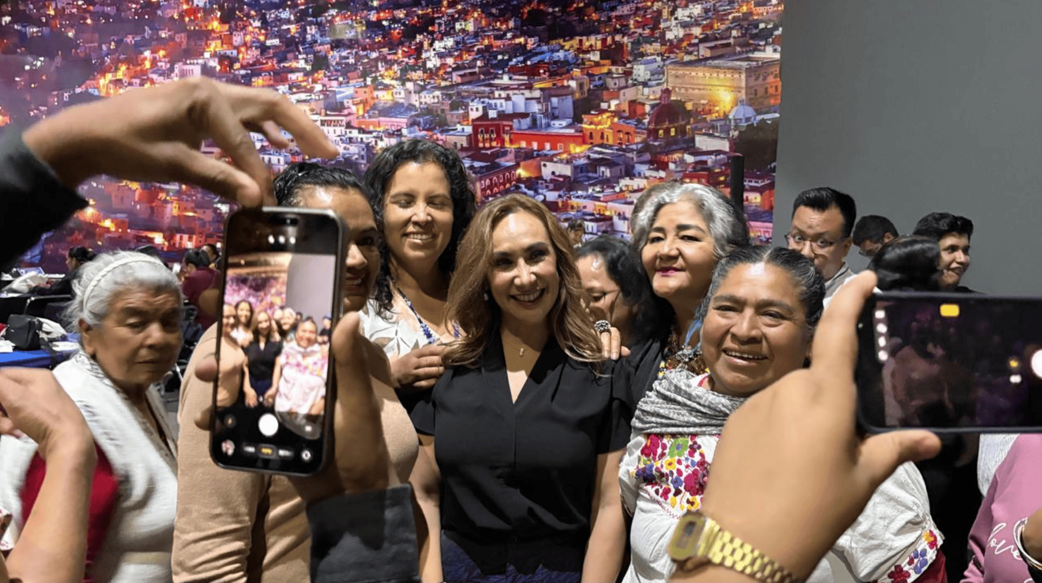 Cocineras tradicionales de Guanajuato en evento cultural y gastronómico.
