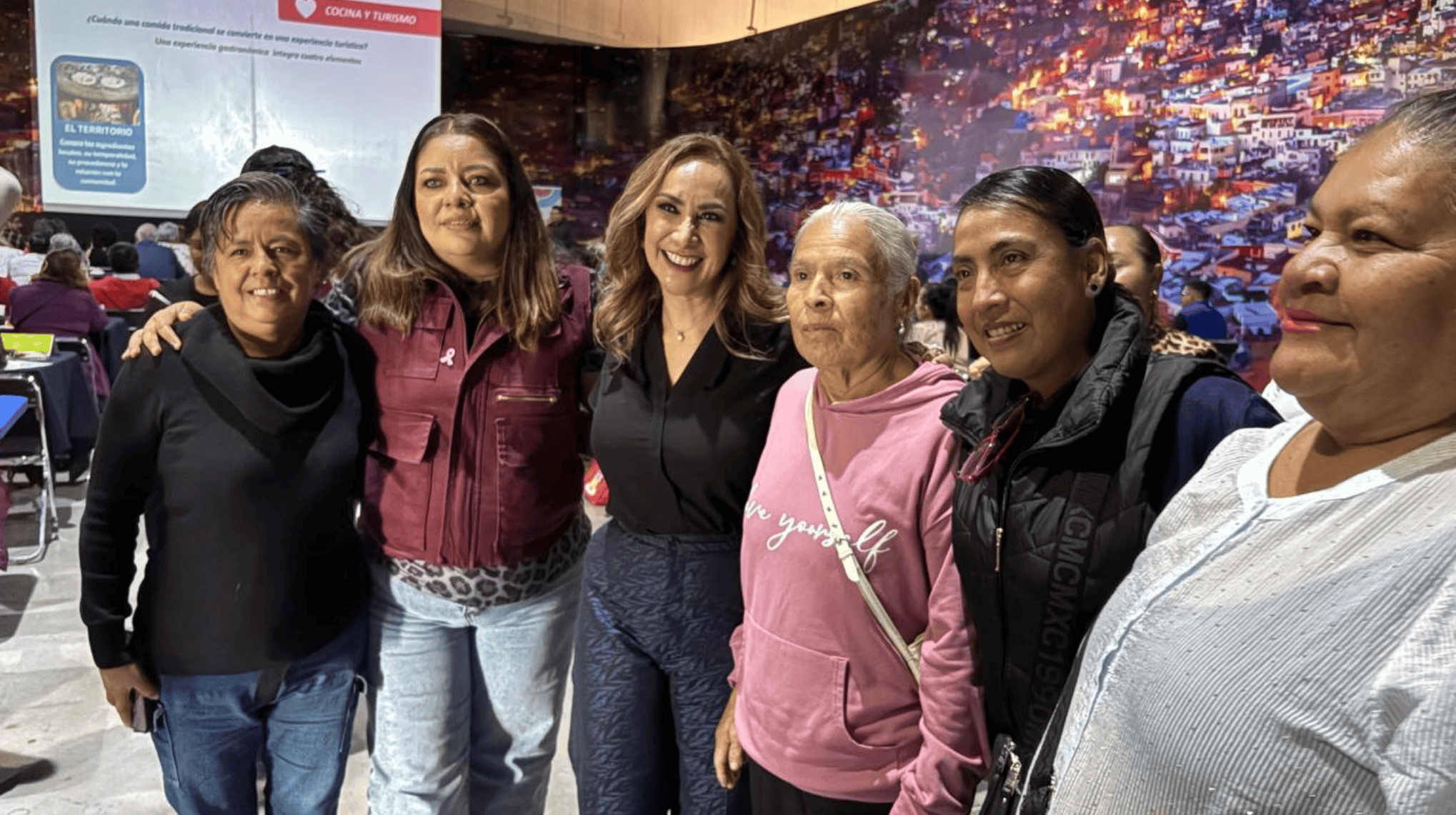 Cocineras y cocineros tradicionales en evento en Guanajuato.