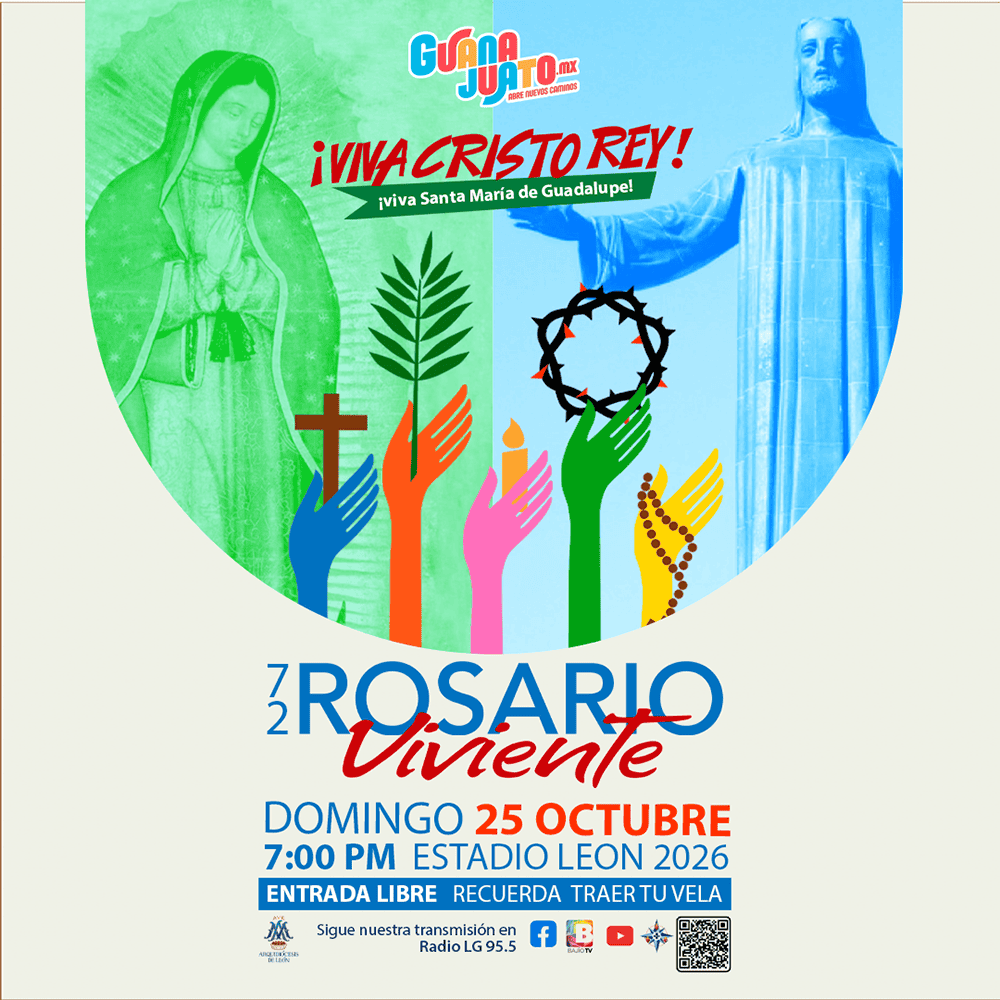 Celebración religiosa en Guanajuato con imágenes de santos y símbolos cristianos.