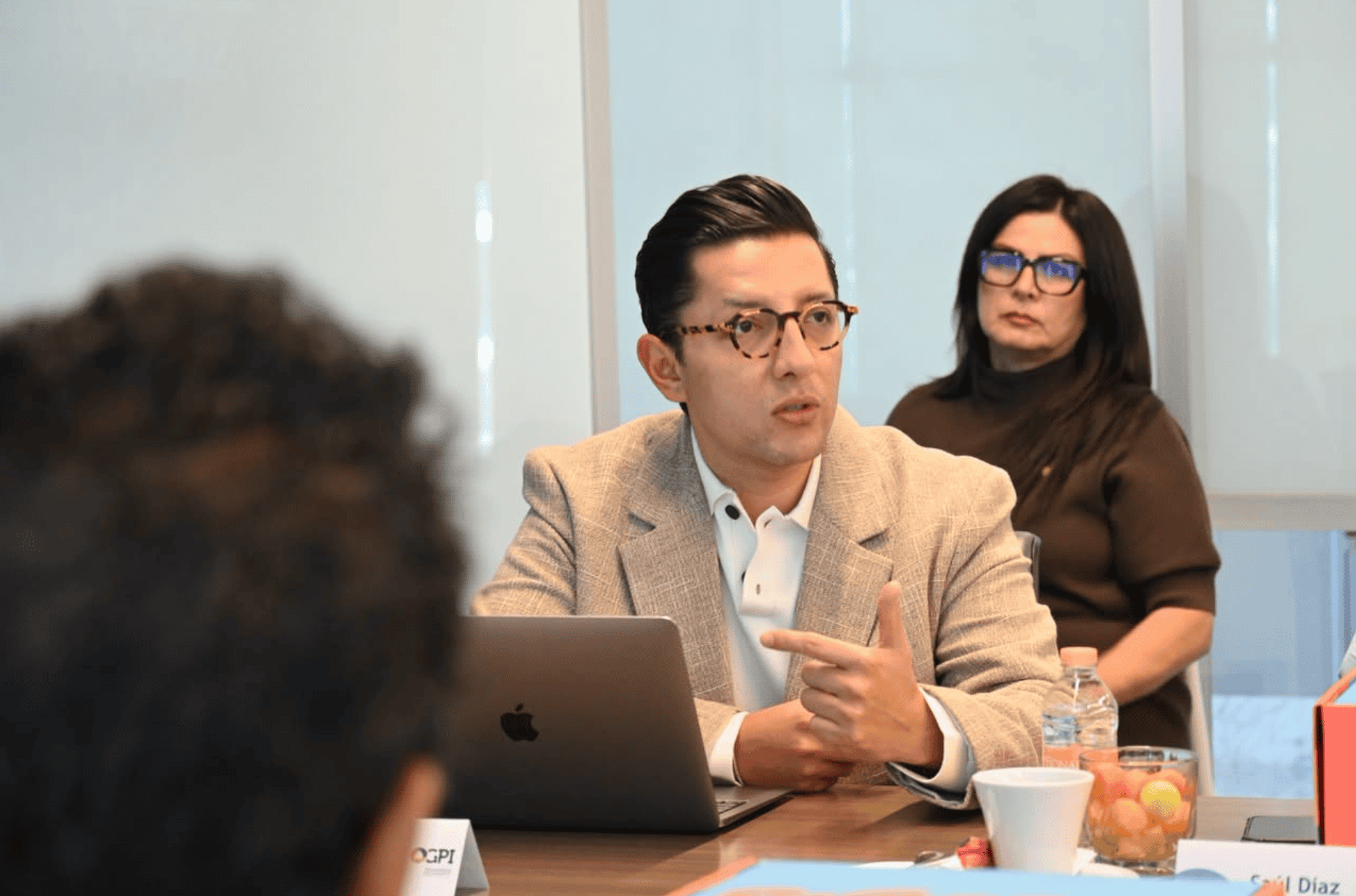 Reunión de negocios en Guanajuato para fortalecer turismo y alianzas empresariales.