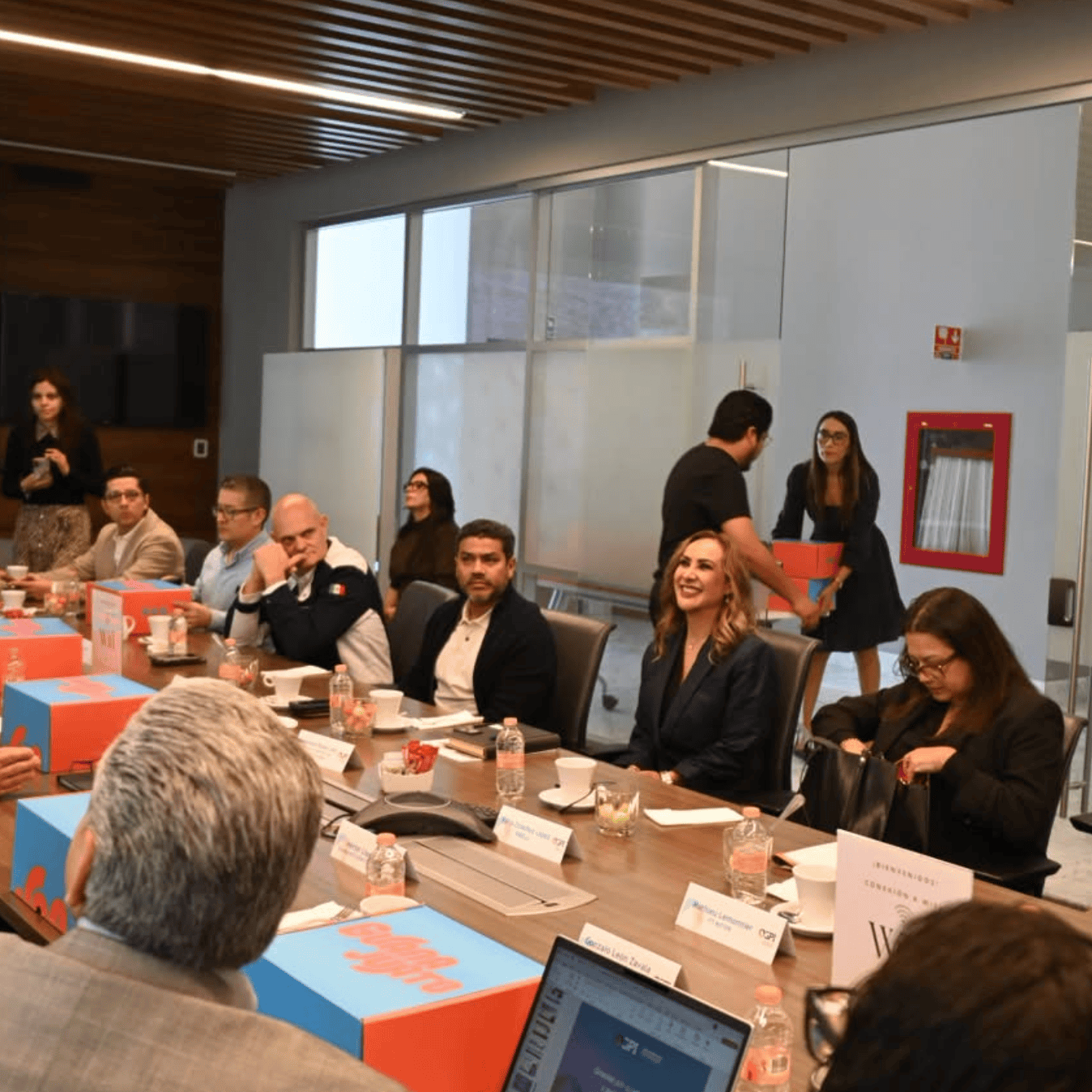 Reunión de profesionales en turismo y negocios en Guanajuato.