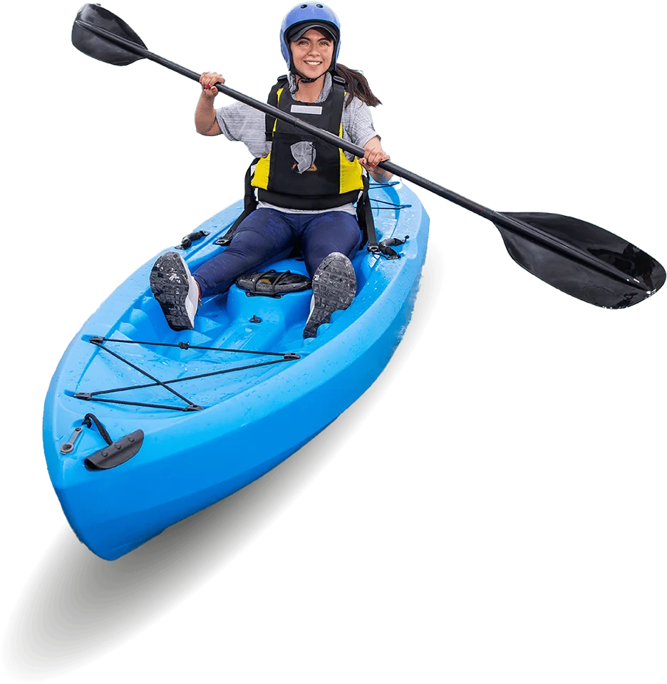 Persona disfrutando kayak en río de Guanajuato, turismo de aventura y naturaleza.